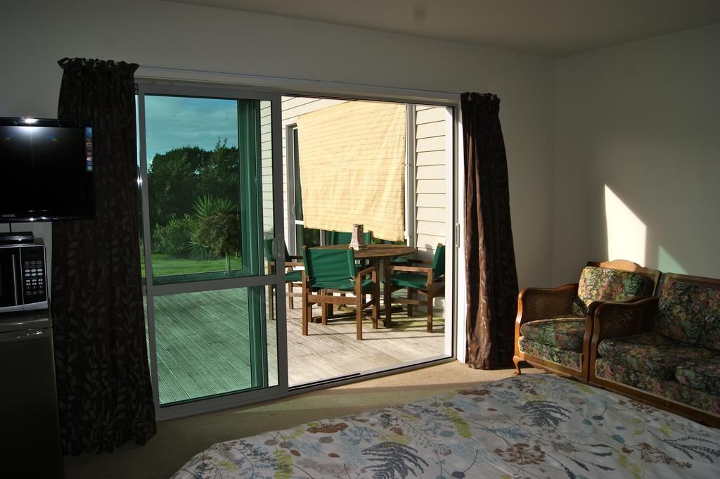 Waihi Beach Getaway-Studio, Ensuite & Private Deck Eksteriør bilde