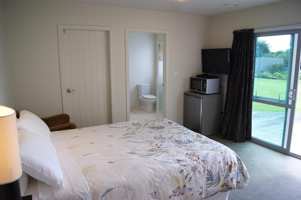 Waihi Beach Getaway-Studio, Ensuite & Private Deck Eksteriør bilde